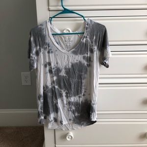 Tie dye v-neck!!!